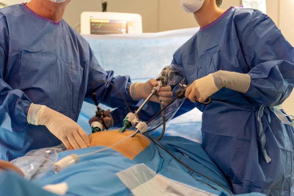 Cirugía de hernia inguinal por laparoscopia en Ourense y Vigo